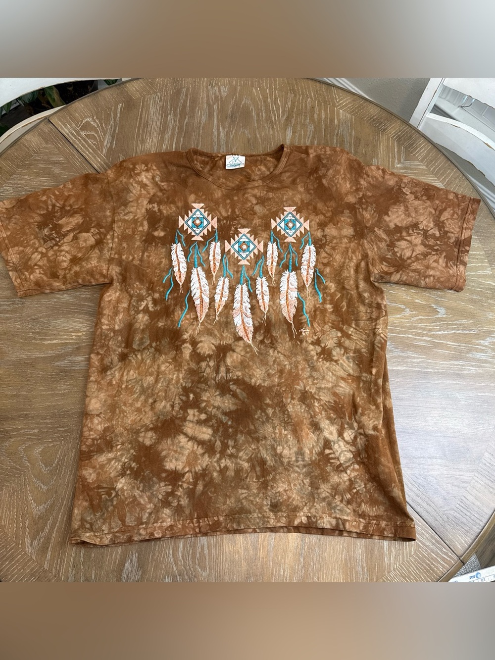 Lynee Apparel vintage Brown Tie-Dye Feather Graphic Short Sleeve Tee